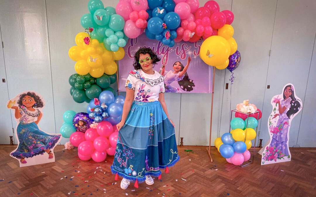 Beams & Besties Character Tea